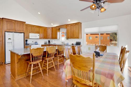 Big bear cozy hideaway #2253 in Minnelusa, USA