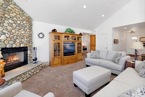 Big bear cozy hideaway #2253 in Minnelusa, USA