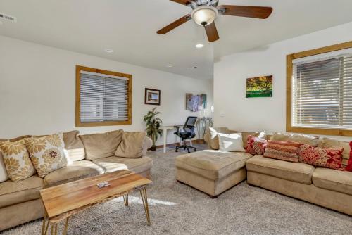 Knotty pines log cabin #2414 in Big Bear City, USA