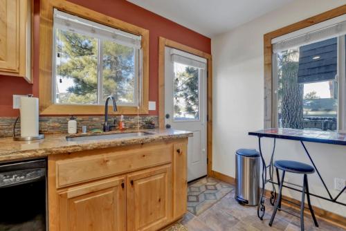 Knotty pines log cabin #2414 in Big Bear City, USA