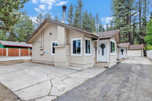 Sweet retreat combo #2334 in Big Bear Lake, USA