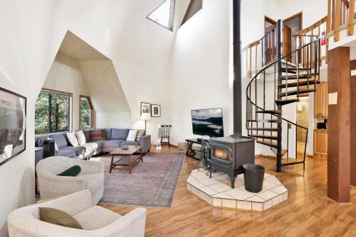 Travertine dome home #2241 in Moonridge, USA
