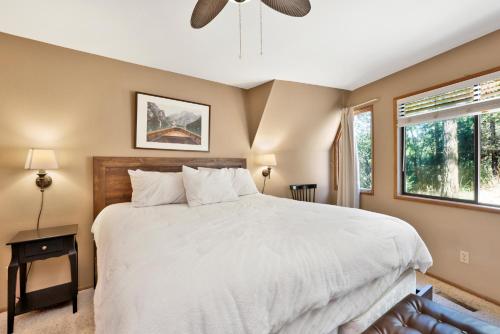 Travertine dome home #2241 in Moonridge, USA