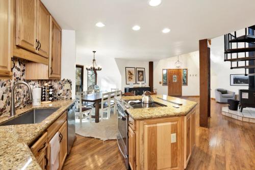 Travertine dome home #2241 in Moonridge, USA