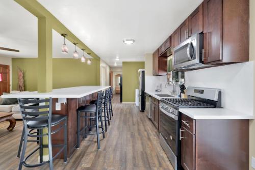 The farmhouse experience #1900 in Woodlands, USA
