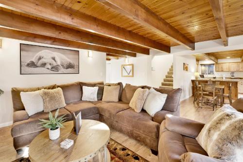The teddy bear chalet #2257 in Big Bear Lake, USA