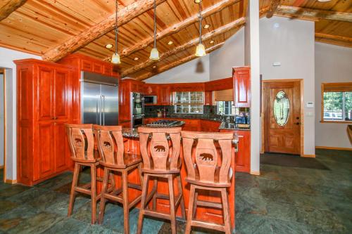 Angel view chalet #885 in Big Bear Lake, USA