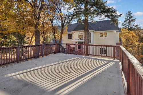 Slope view chalet #2076 in Big Bear Lake, USA