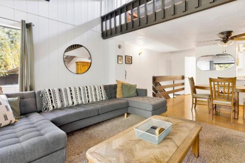 Slopeside views chalet #2195 in Big Bear Lake, USA