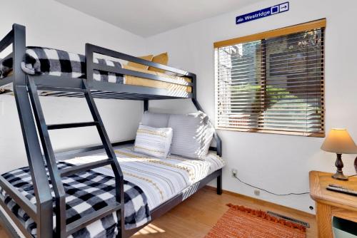 Slopeside views chalet #2195 in Big Bear Lake, USA
