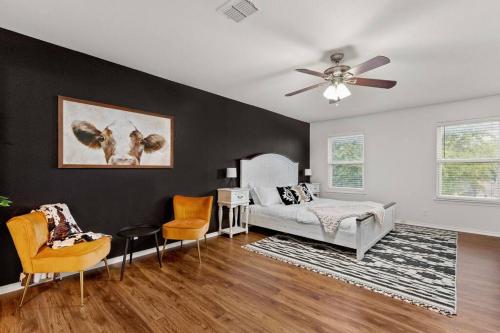 5BD Trendy Home w Pool and Hot Tub in San Antonio, USA