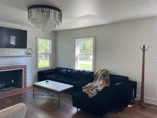 4 bed 3 bath Stay Heart of Louisville in Louisville, USA