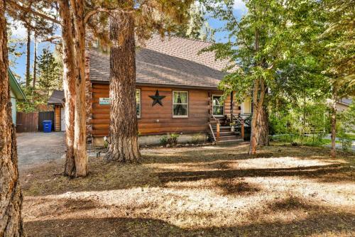 Old school log cabin #2340 in Big Bear City, USA