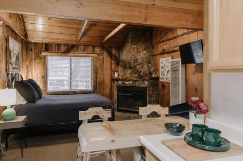 Oak knoll duplex studio unit 14 #2411 in Big Bear Lake, USA