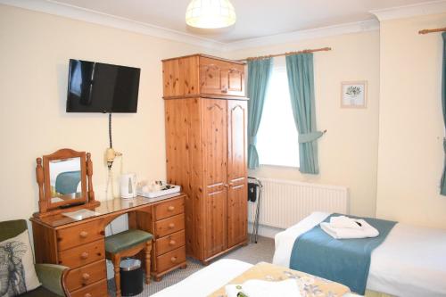 Pickwicks Guest House - main image