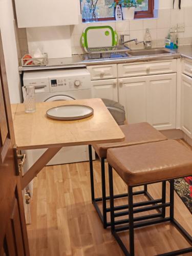 Spacious flat with free parking in Croydon, Croydon (foto 8)