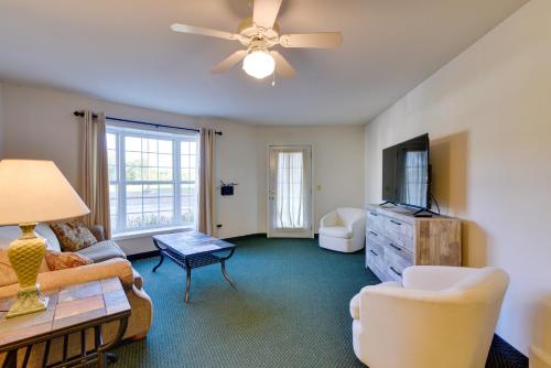 Cozy Pigeon Getaway, Close to Public Beaches! in Pigeon, USA
