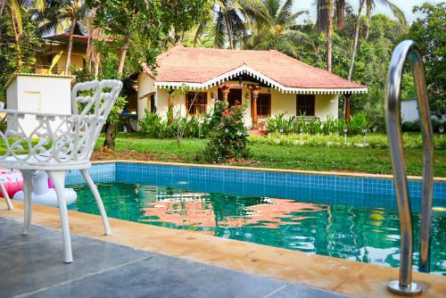 White Serenity Heritage Pool Villa near Beach Udupi