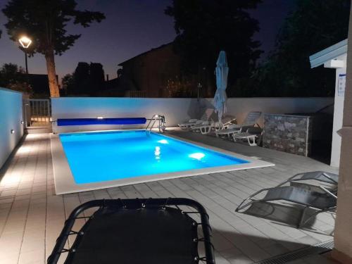 Apartments Anchor with shared swimming pool