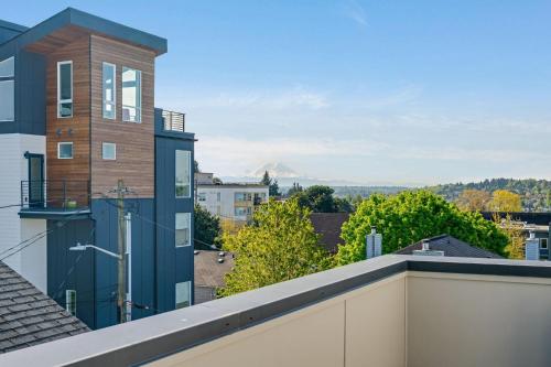 Perch - Urban View Haven, Seattle (photo 2)