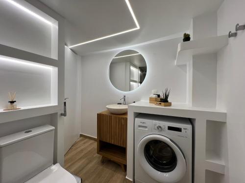 Acropolis Signature Apartment - image 3