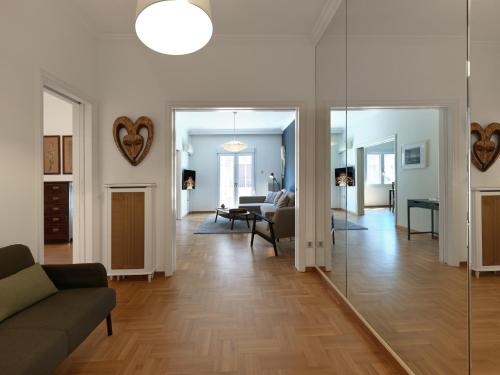 Chic Renovated Hideaway in Vibrant Square - image 7
