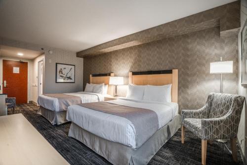 Monte Carlo Inn Barrie - Newly Renovated