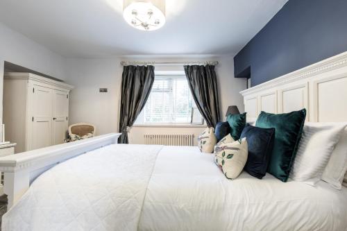 Private Use-Mount Pleasant Hotel 17 BR (sleeps32)