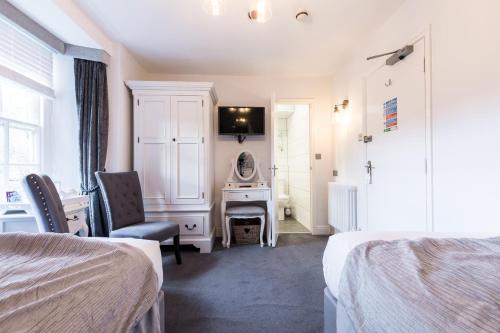 Private Use-Mount Pleasant Hotel 17 BR (sleeps32)