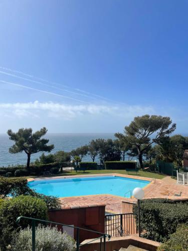 Beautiful house with pool and sea view - Location saisonnière - Saint-Mandrier-sur-Mer