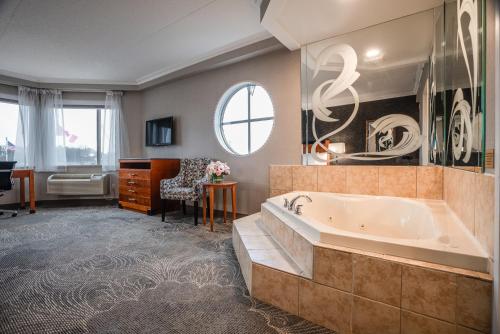 King Suite with Jetted Tub