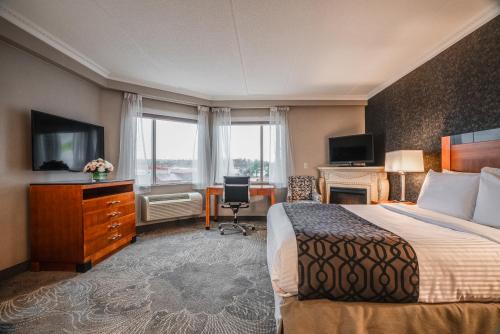 Monte Carlo Inn Barrie - Newly Renovated