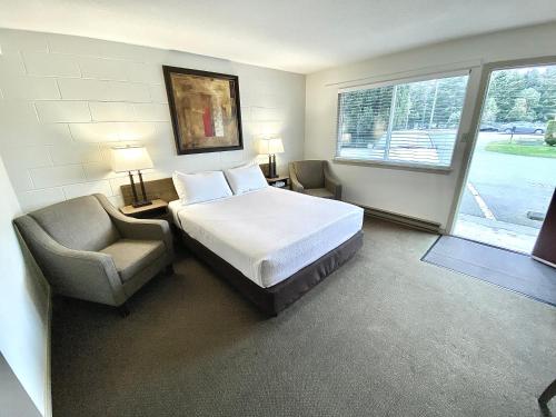 Standard Queen Room