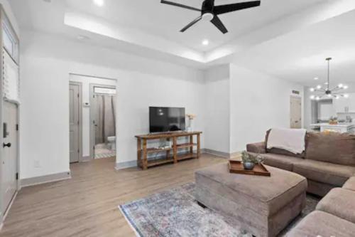 01 Discover Charm Cozy in the Heart of the City in Chattanooga, USA