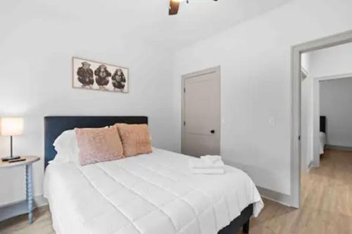 01 Discover Charm Cozy in the Heart of the City in Chattanooga, USA