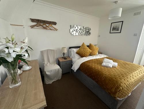 Double Room image 5