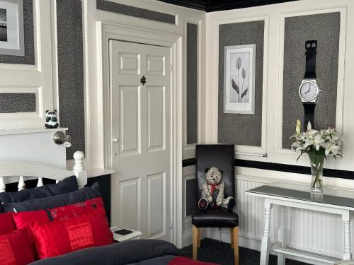 Deluxe Double Room with Extra Bed image 3