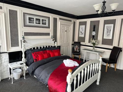 Deluxe Double Room with Extra Bed image 4