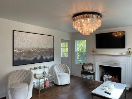 4 bed 3 bath Stay Heart of Louisville in Louisville, USA