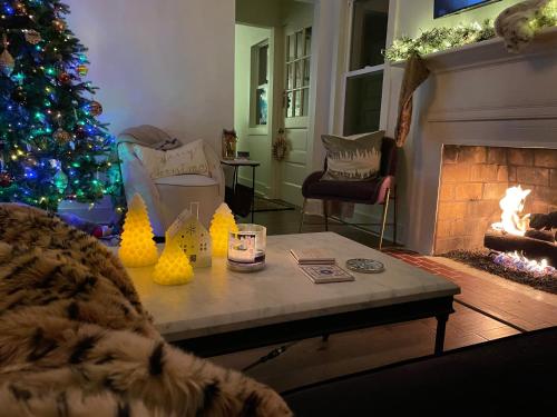 4 bed 3 bath Stay Heart of Louisville in Louisville, USA
