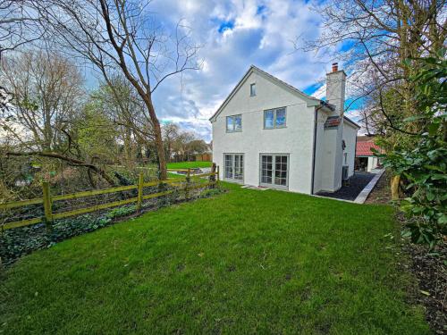 4BR Country Home Near Cider Barn & Brewery