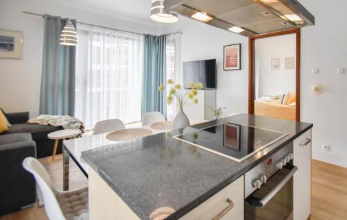 One-Bedroom Apartment with Free Parking - Uzdrowiskowa 32 Street image 8