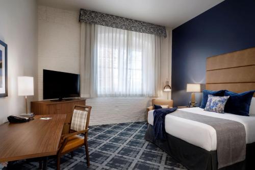 Hotel at Old Town near Great Plains Transportmuseum