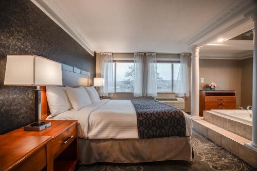 Monte Carlo Inn Barrie - Newly Renovated