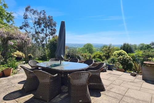 Stunning house, fenced garden, and outdoor dining! gîte à louer Hennock