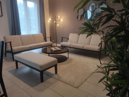 Спільний лаунж/ТБ зона, Maison avec Jardin - 10 pers - Proche Paris Disney & Golf - Idéal Pro & Familles (Maison avec Jardin - 10 pers - Proche Paris Disney & Golf - Ideal Pro & Familles) in Brie-Comte-Robert