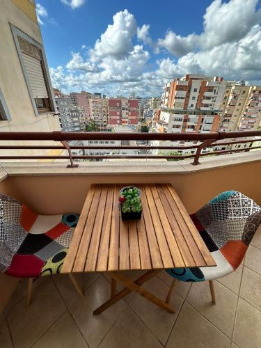 Urban Charm Studio with Balcony, Tirana (photo 3)