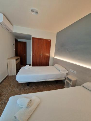 Hostal Rugaca - image 2