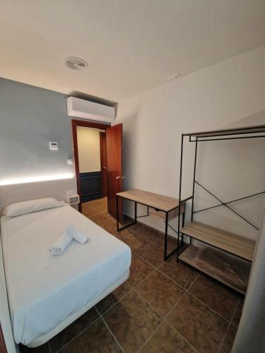Hostal Rugaca - image 6