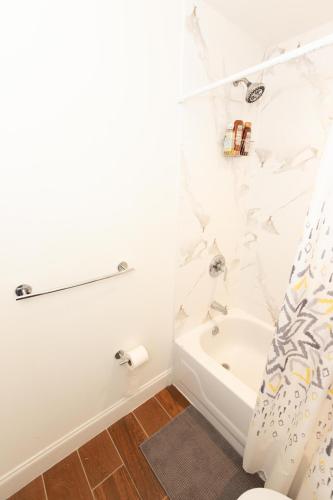 Deluxe Studio Apt Close to NYC in Union City, USA